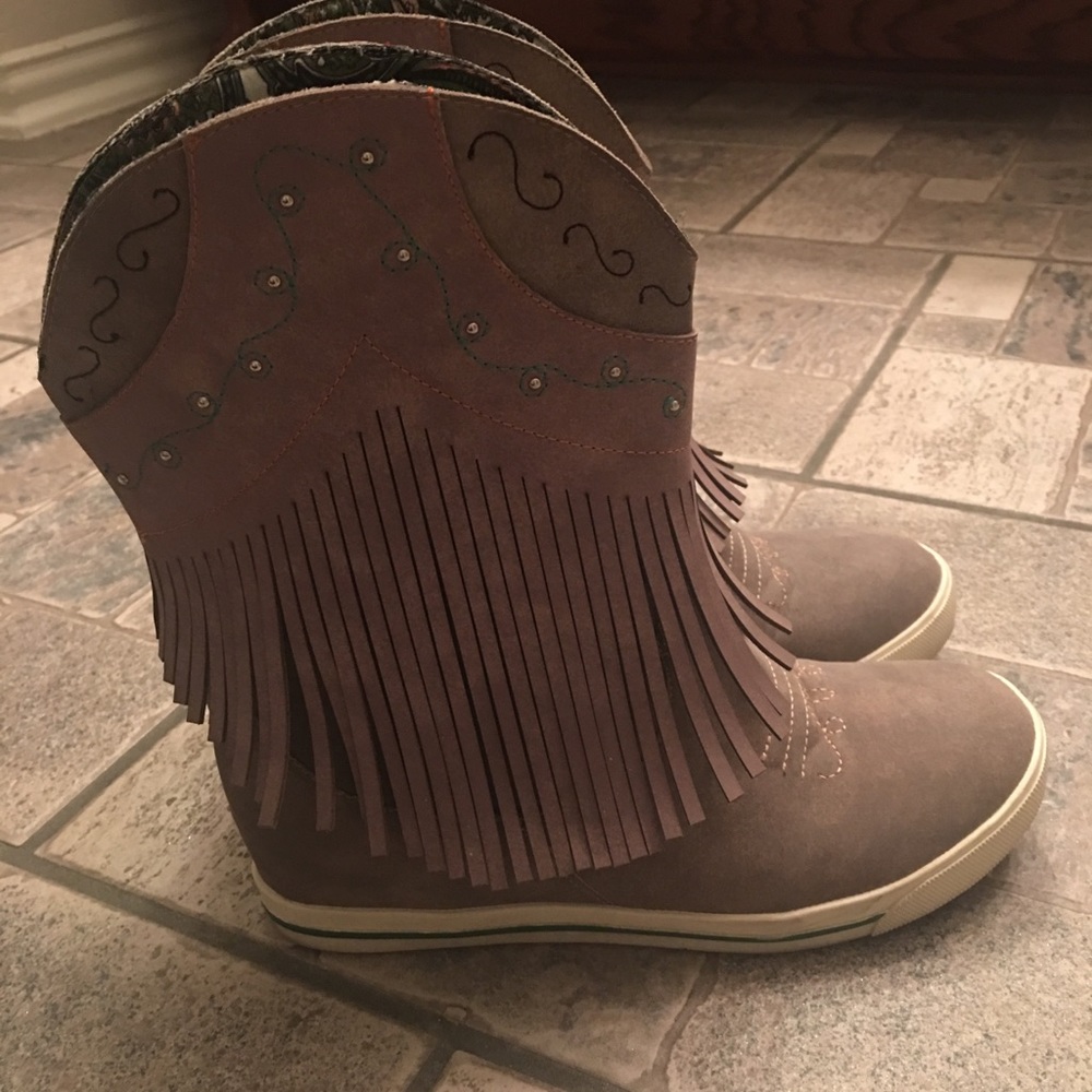Justin Gypsy Fringe Boots